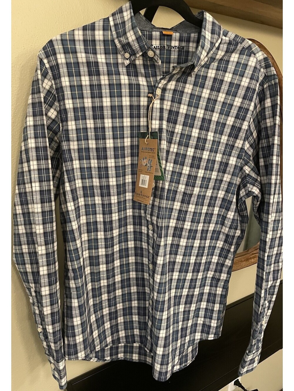 Tailor Vintage Men’s Plaid Long Sleeve Button Down Shirt Size Medium NWT